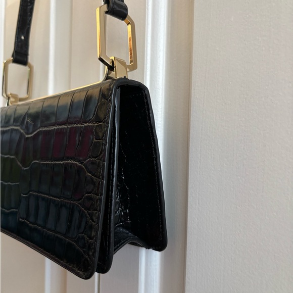 & Other Stories Black Croc-Embossed shoulder bag - Picture 3 of 11